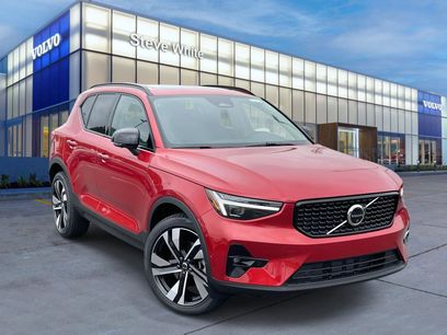 New 2025 Volvo XC40 B5 Ultra w/ Protection Package