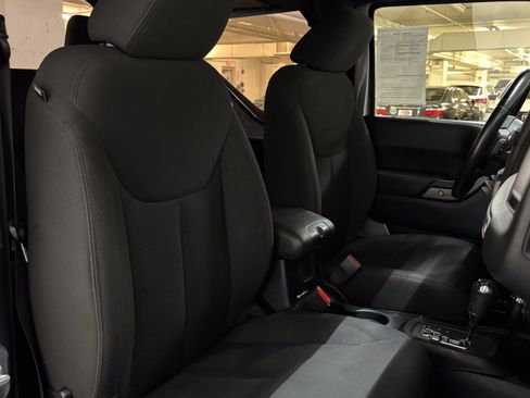 Used 2015 Jeep Wrangler Sport AWD/4WD image 18