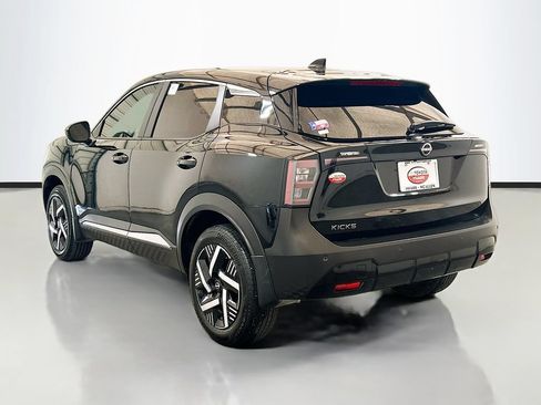 Used 2025 Nissan Kicks SV FWD image 6