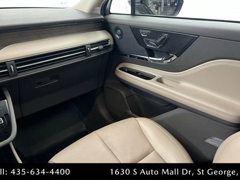 Used 2021 Lincoln Corsair Reserve w/ Equipment Group 201A image 10