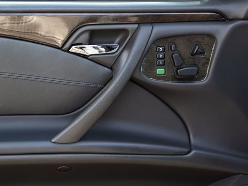 Used 2000 Mercedes-Benz E 55 AMG Sedan image 28