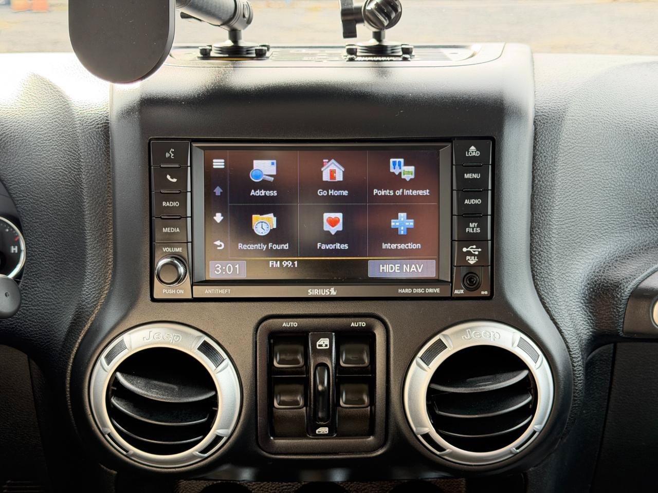 Used 2016 Jeep Wrangler Unlimited Sahara w/ Connectivity Group AWD/4WD image 54