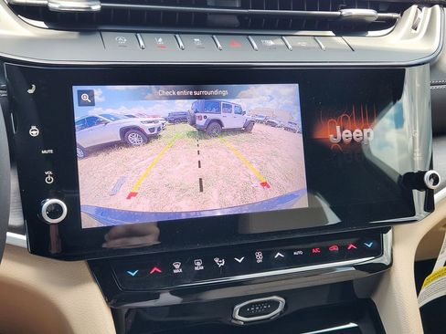New 2026 Jeep Grand Cherokee Limited RWD image 13