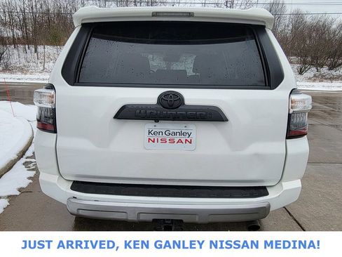 Used 2023 Toyota 4Runner TRD Off-Road Premium image 4