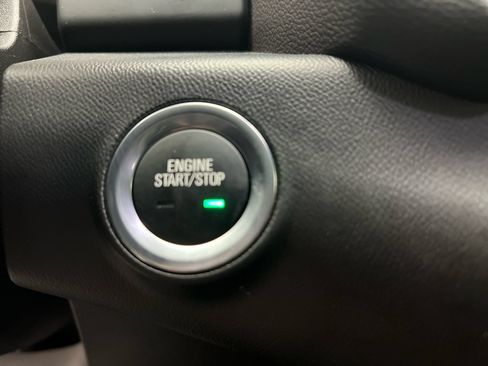 Used 2022 GMC Terrain SLE FWD image 18