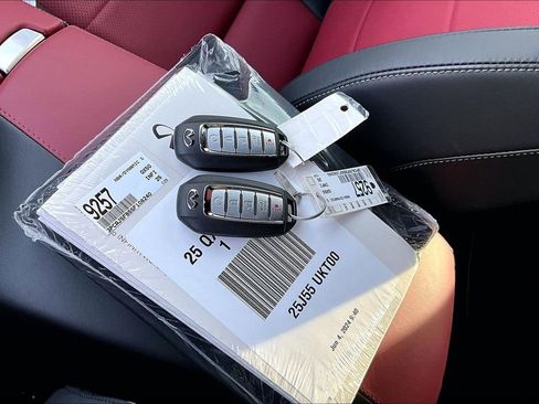 Used 2025 INFINITI QX50 Sport image 11