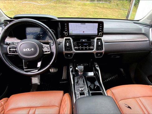Used 2022 Kia Sorento SX Prestige w/ Rust Color Package AWD/4WD image 14
