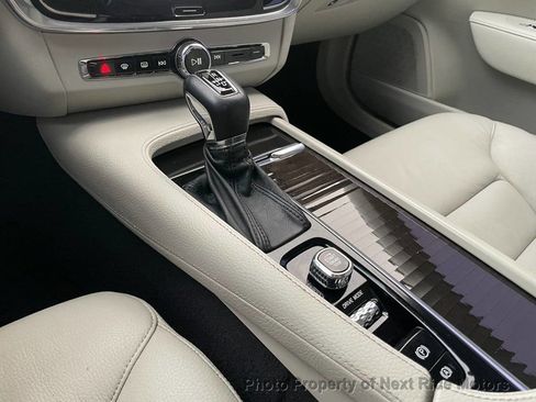 Used 2018 Volvo S90 T5 Momentum w/ Convenience Package image 19