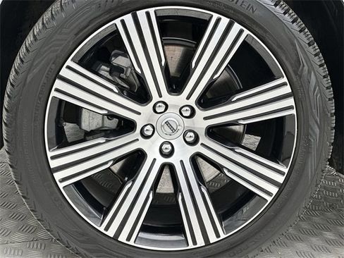 Used 2021 Volvo XC90 T8 Inscription w/ Lounge Package image 10