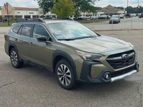 Used 2025 Subaru Outback Limited AWD/4WD image 2