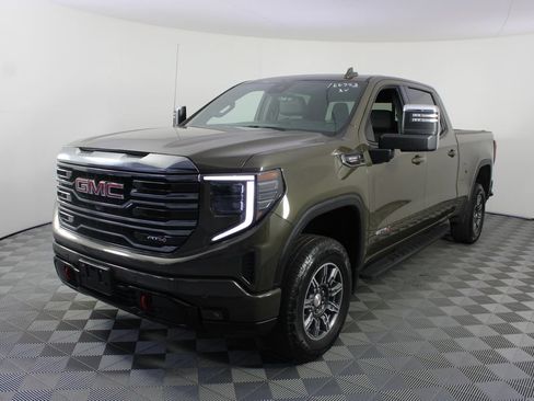 Used 2024 GMC Sierra 1500 AT4 w/ Technology Package AWD/4WD image 27