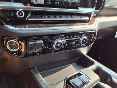 New 2026 GMC Sierra 1500 Elevation image 33