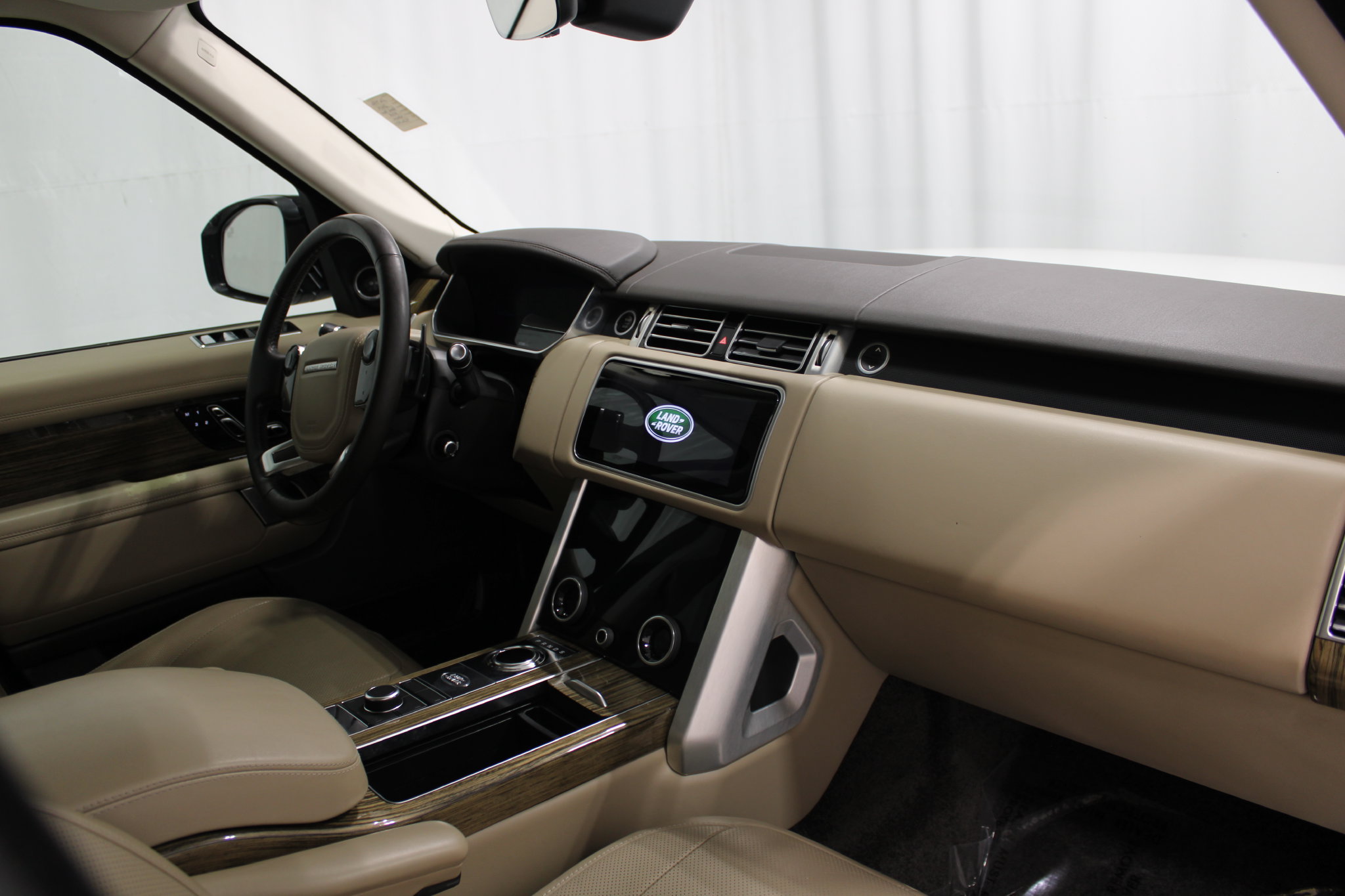 Used 2019 Land Rover Range Rover HSE AWD/4WD image 25