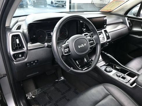 Used 2023 Kia Sorento EX w/ Panoramic Sunroof Package FWD image 12