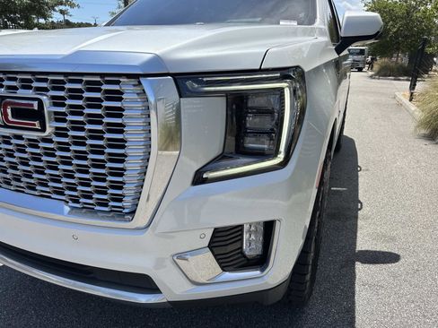 Used 2022 GMC Yukon Denali AWD/4WD image 9