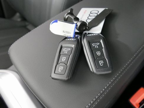 New 2025 Audi Q5 2.0T Premium Plus image 13