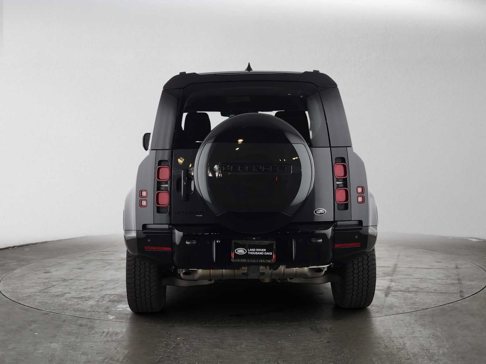 Used 2023 Land Rover Defender 110 X-Dynamic SE AWD/4WD image 4