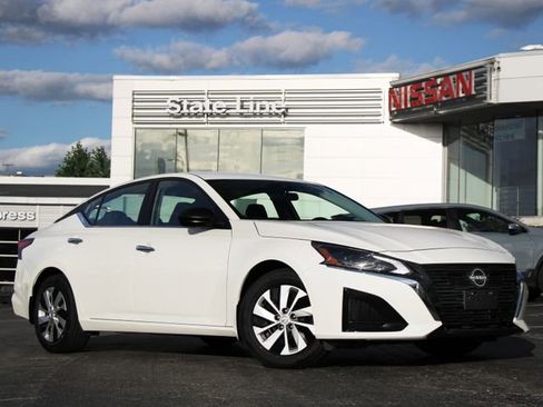 Certified 2025 Nissan Altima 2.5 S FWD image 1