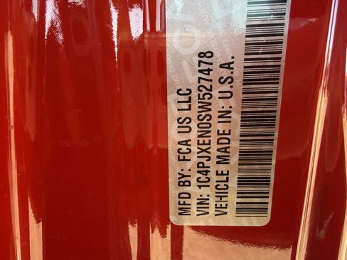 Used 2025 Jeep Wrangler Sahara image 33