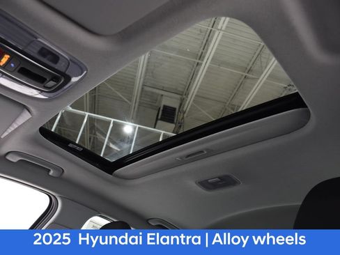 Certified 2025 Hyundai Elantra SEL FWD image 26