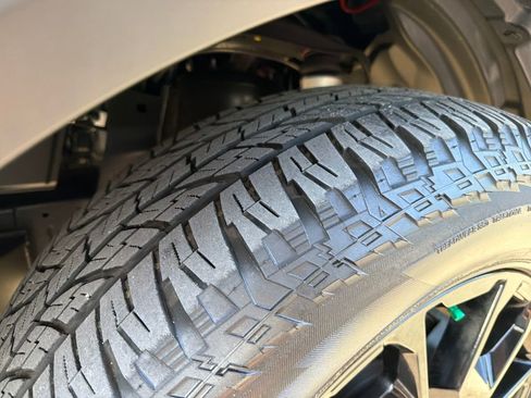 Used 2025 Nissan Armada PRO-4X w/ Pro-4X Premium Package image 18