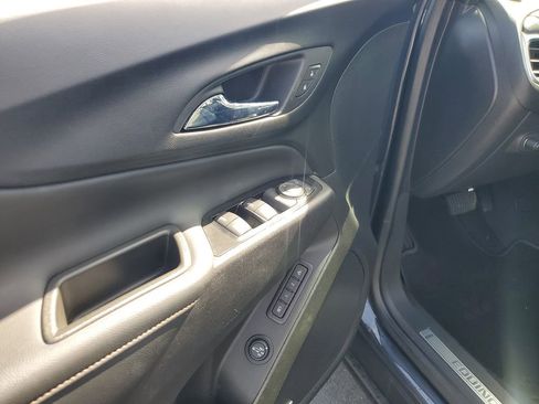 Used 2022 Chevrolet Equinox Premier image 23