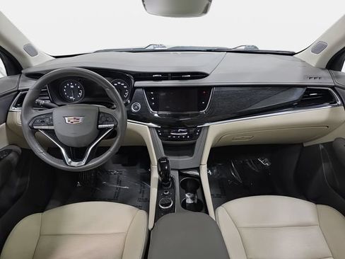 Used 2023 Cadillac XT6 Premium Luxury w/ Technology Package AWD/4WD image 9