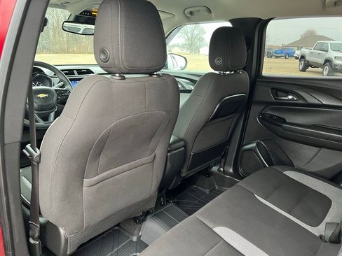 Used 2023 Chevrolet TrailBlazer LT w/ Convenience Package image 21