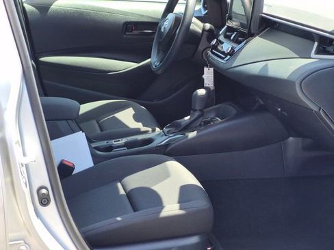 Used 2025 Toyota Corolla LE FWD image 20