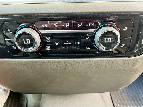 Used 2024 Chevrolet Silverado 1500 LT w/ Z71 Off-Road Package image 15