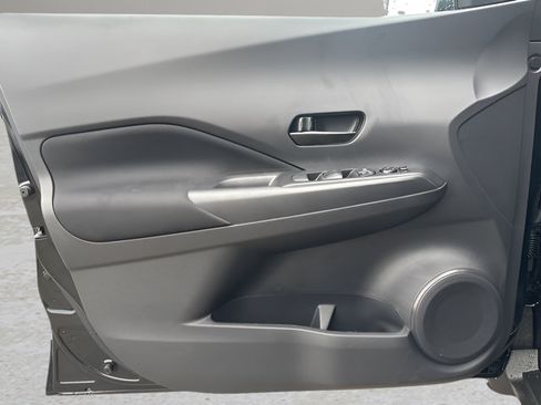 Certified 2025 Nissan Kicks Play S FWD image 31