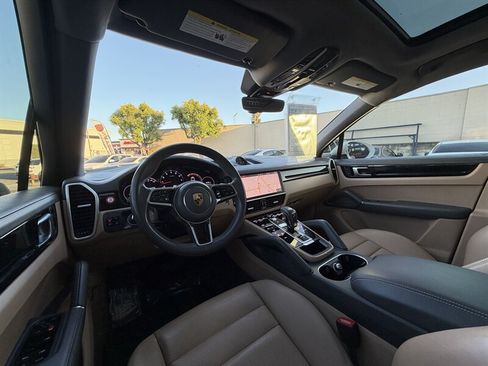 Used 2021 Porsche Cayenne AWD/4WD image 33