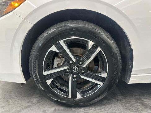 Used 2025 Nissan Sentra SV FWD image 9