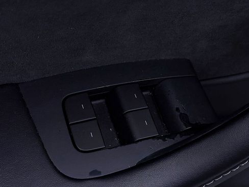 Used 2021 Tesla Model Y 2WD image 16