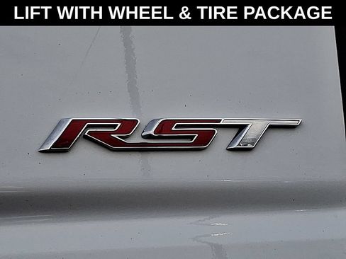 Used 2022 Chevrolet Silverado 1500 RST AWD/4WD image 30