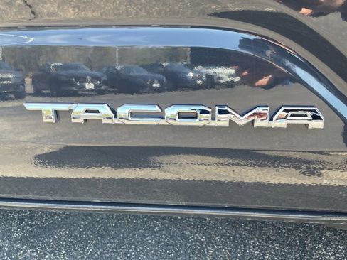 Used 2024 Toyota Tacoma SR5 AWD/4WD image 10