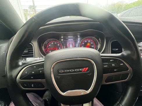 Used 2020 Dodge Charger SXT w/ Leather Interior Group RWD image 18