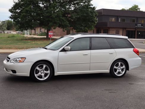 Used 2007 Subaru Legacy Wagon AWD/4WD image 10