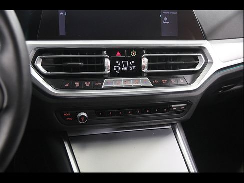 Used 2021 BMW 330e xDrive w/ Premium Package AWD/4WD image 16