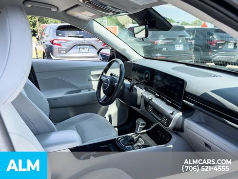 Used 2025 Hyundai Kona SEL FWD image 14