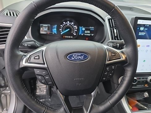 Used 2024 Ford Edge SEL image 16