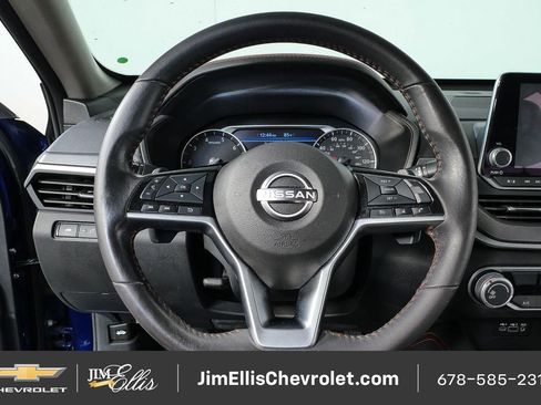 Used 2024 Nissan Altima 2.5 SR FWD image 9