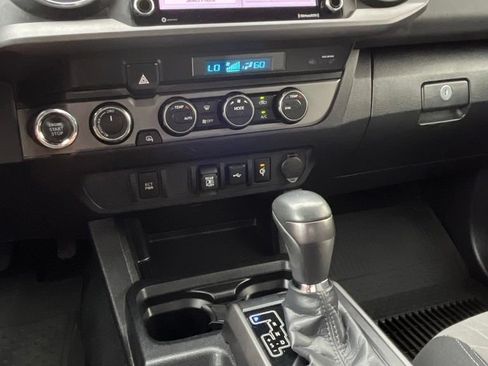 Used 2023 Toyota Tacoma TRD Sport AWD/4WD image 17