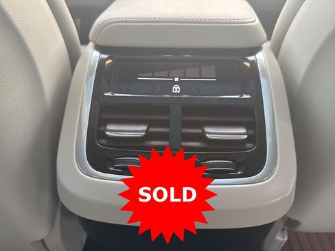Certified 2023 Volvo XC60 B6 Ultimate w/ Protection Package Premier image 16