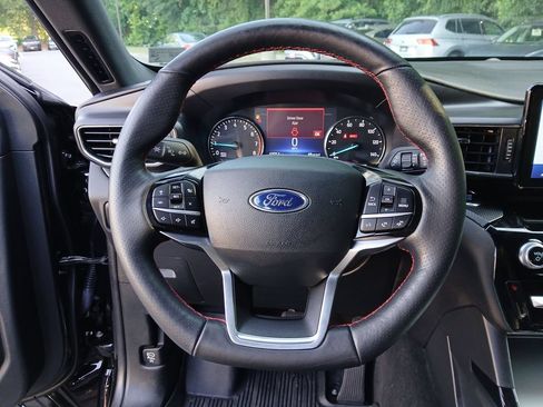 Used 2023 Ford Explorer ST-Line w/ Class IV Trailer Tow Package AWD/4WD image 15