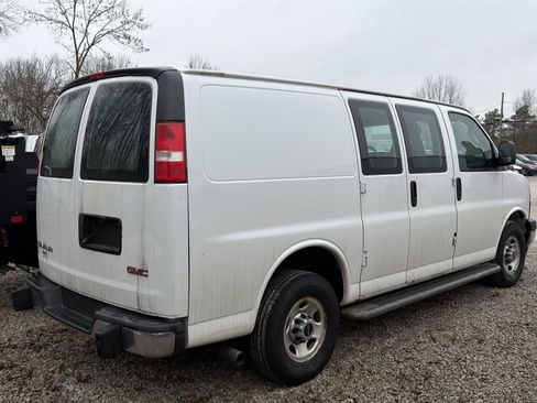 Used 2018 GMC Savana 2500 w/ Driver Convenience Package image 3