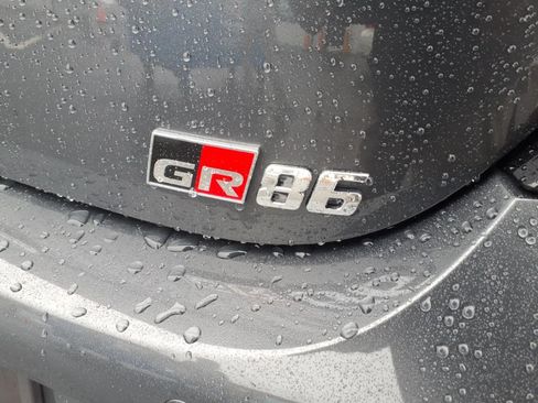 Used 2022 Toyota GR86 Coupe 2D w/ ALL Weather Mat Package (TMS) image 15