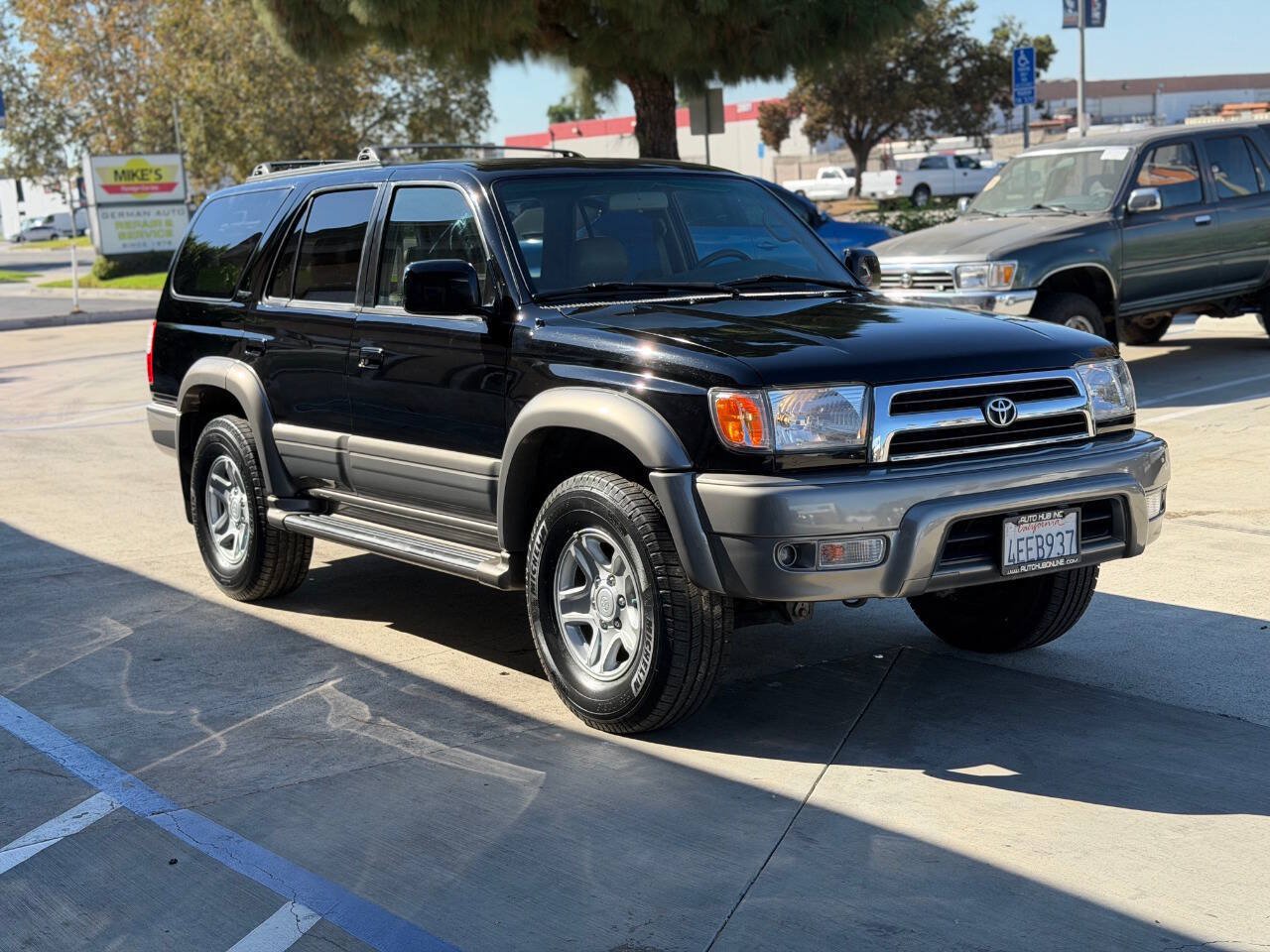 Used 1999 Toyota 4Runner Limited w/ Upgrade Value Pkg 5 RWD image 5