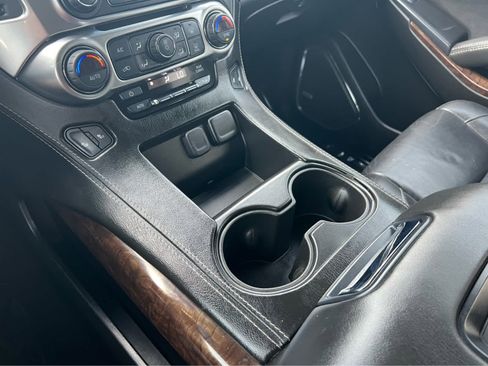 Used 2018 Chevrolet Suburban LT image 41