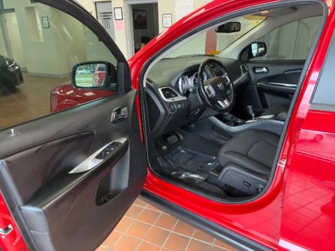 Used 2020 Dodge Journey SE w/ SE Popular Equipment Group image 15